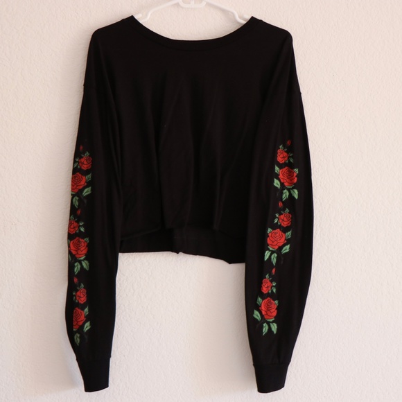 Roses Crop Top - Picture 4 of 7